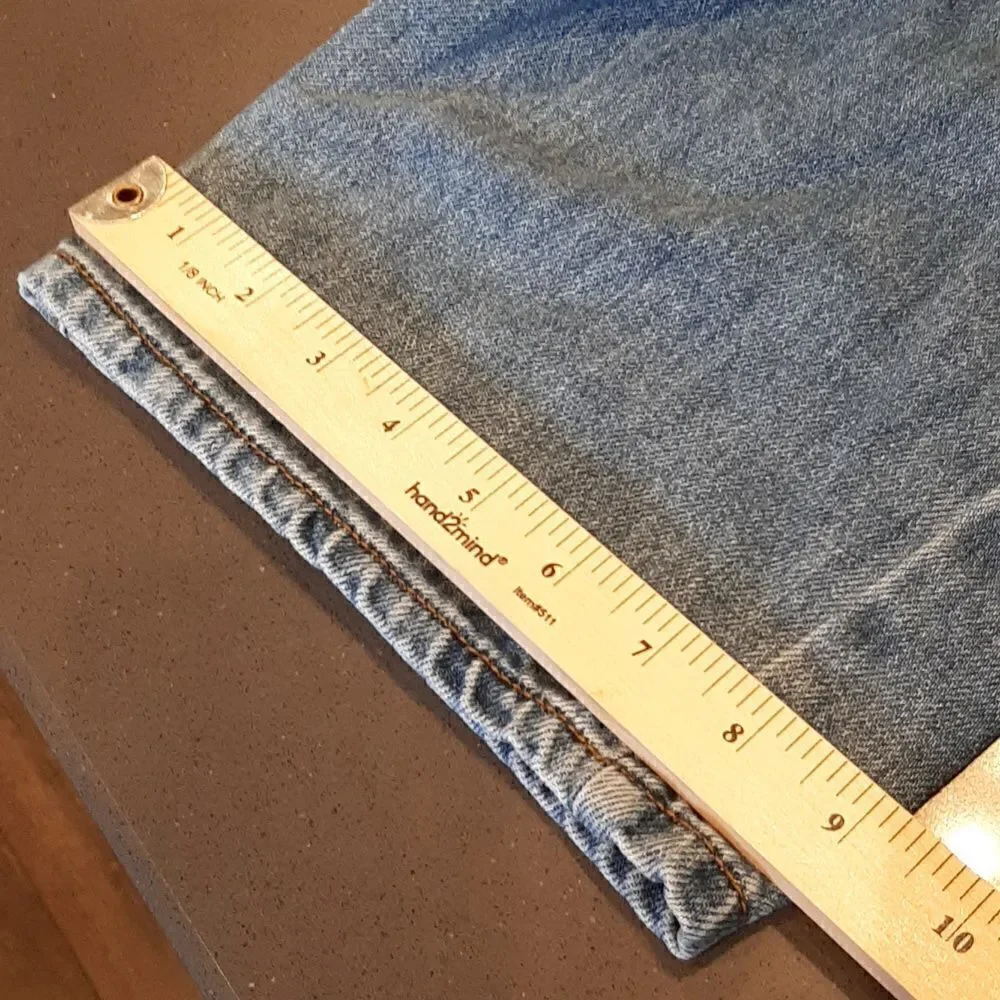 Encore Distressed Jeans Jr sz 15